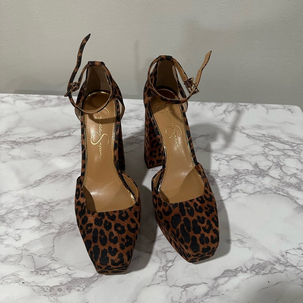 Jessica Simpson Kymmie platform pump